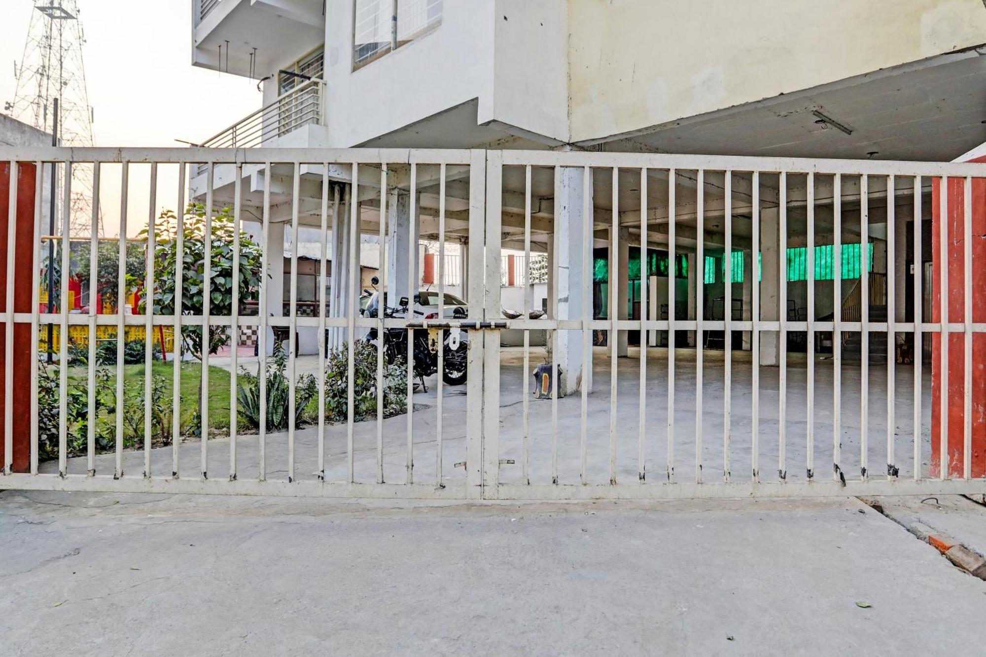 Oyo Home Green View Appartments Beas Ngoại thất bức ảnh
